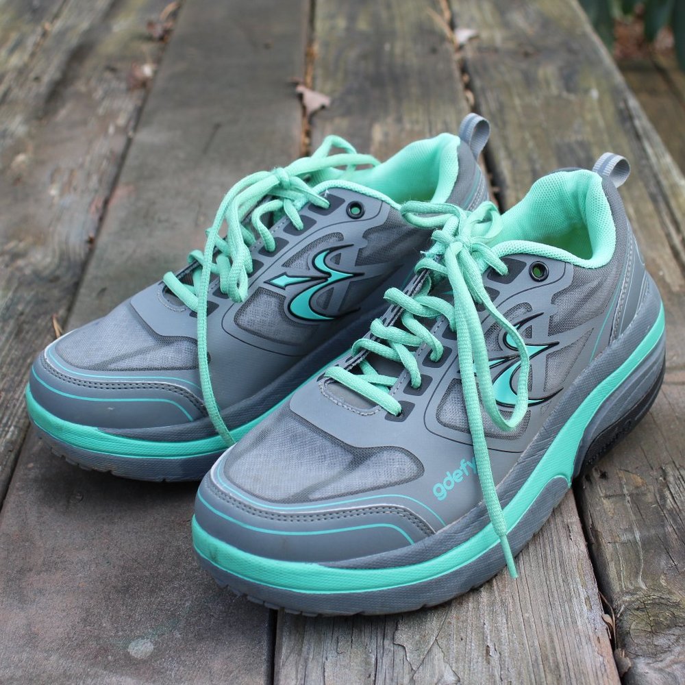 Gdefy gravity defyer perfect fit walking  shoes 8.5